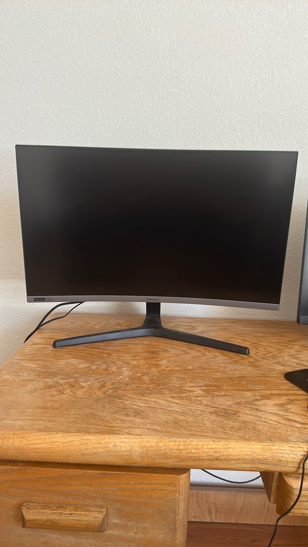 Samsung 27” Curved Monitor