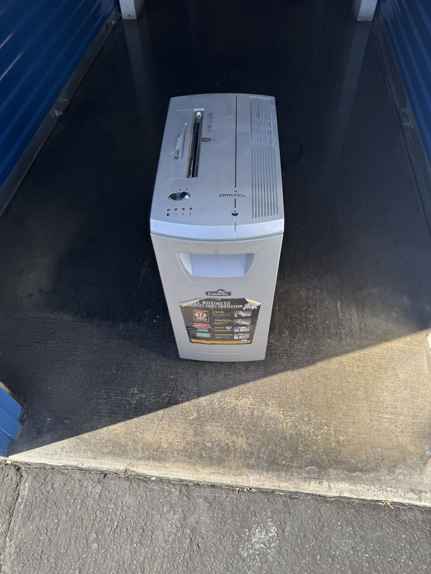 Paper Shredder (Local Pickup Only)