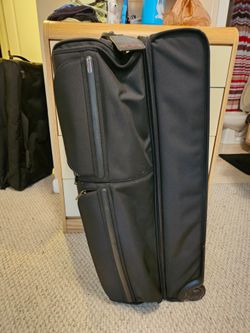 Tumi large 2 wheeled suitcase