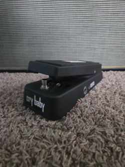 Dunlop Cry Baby Wah Guitar Pedal (Not Working Properly, Read Description!)