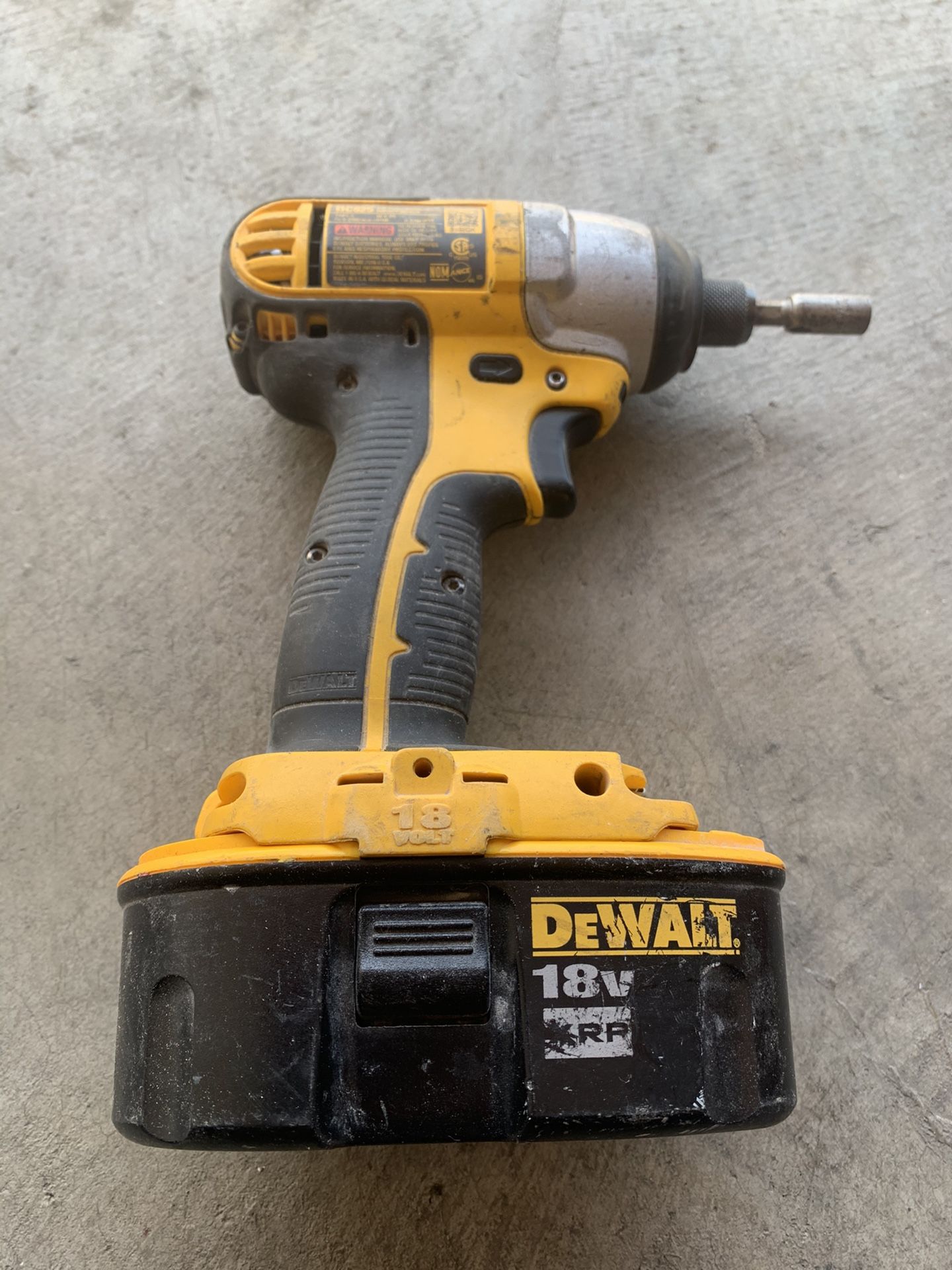 DEWALT DC825 18V