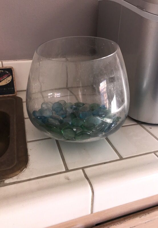 fish bowl w pretty blue and green rocks!!