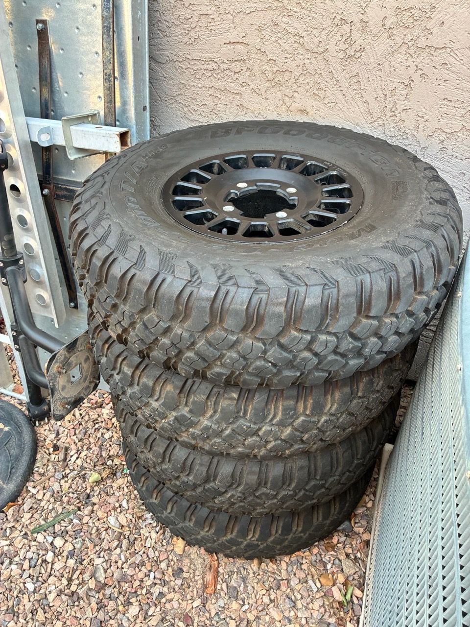 Bead Notes Rzr wheels Method 407 bead grip for Sale in Gilbert, AZ - OfferUp