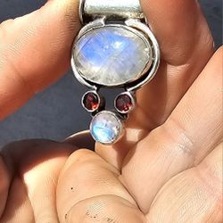 ACCEPTING ANY OFFER!! MOONSTONE AND GARNET STERLING SILVER PENDANT 