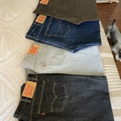 Levi’s 44w 32L $15 Each