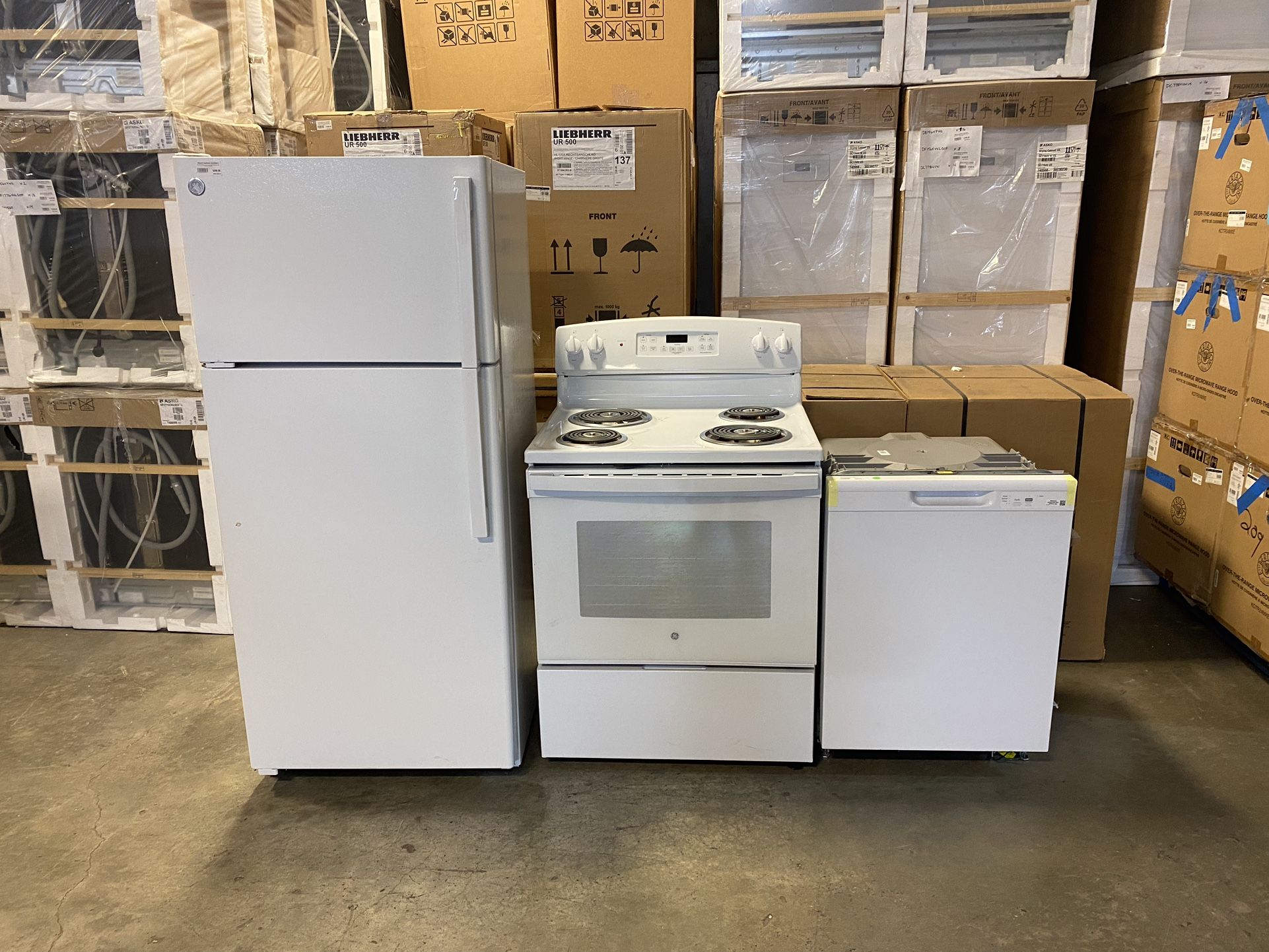 4-piece GE kitchen suite. $1400 For All