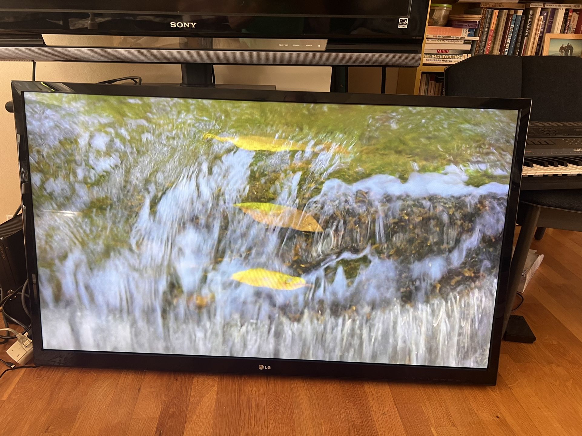 LG 47” TV Cinema 3D 1080p LED-LCD TV