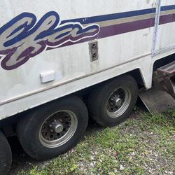 RV Trailer 5th Wheel 