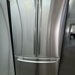 Samsung French Door Refrigerator with Internal Ice and Water Dispenser 