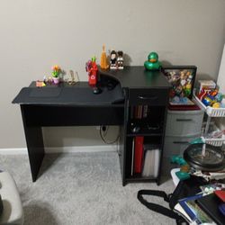 3 Year Old Used Desk
