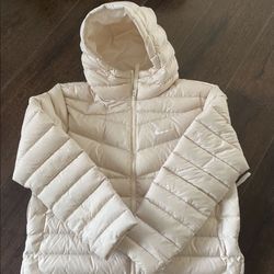 Women’s Nike Windpuffer Jacket 