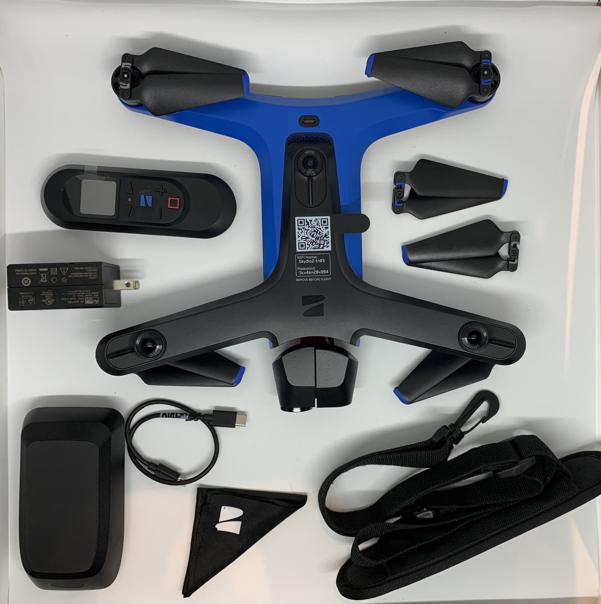 Skydio 2 (Never Used)  + Beacon + Case + Extra Propellers 