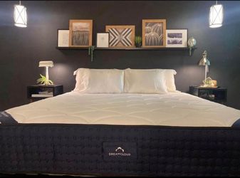 Dreamcloud Queen Mattress ❤️