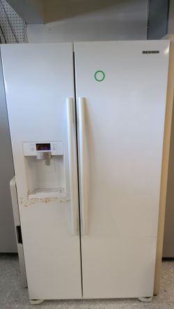 Free working fridge. About 20 cuft capacity
