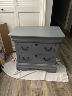 Broyhill nighstand