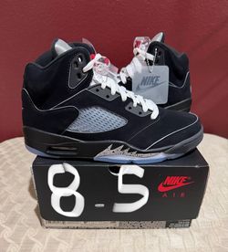 MENS SIZE 8.5 NIKE AIR JORDAN 5 BLACK METALLIC REIMAGINED