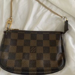 *AUTHENTIC* Mini Pochette Louis Vuitton 