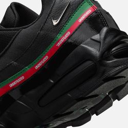 UNDEFEATED X NIKE AIR MAX 95 SP - BLACK/METALLIC SILVER