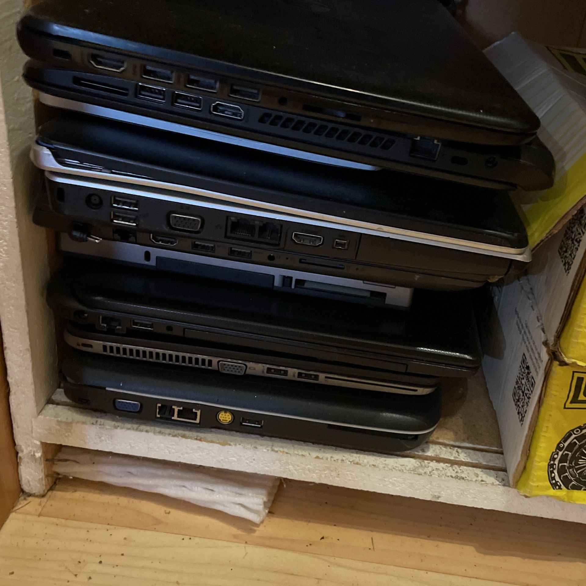 9 Laptops For parts Or Repair