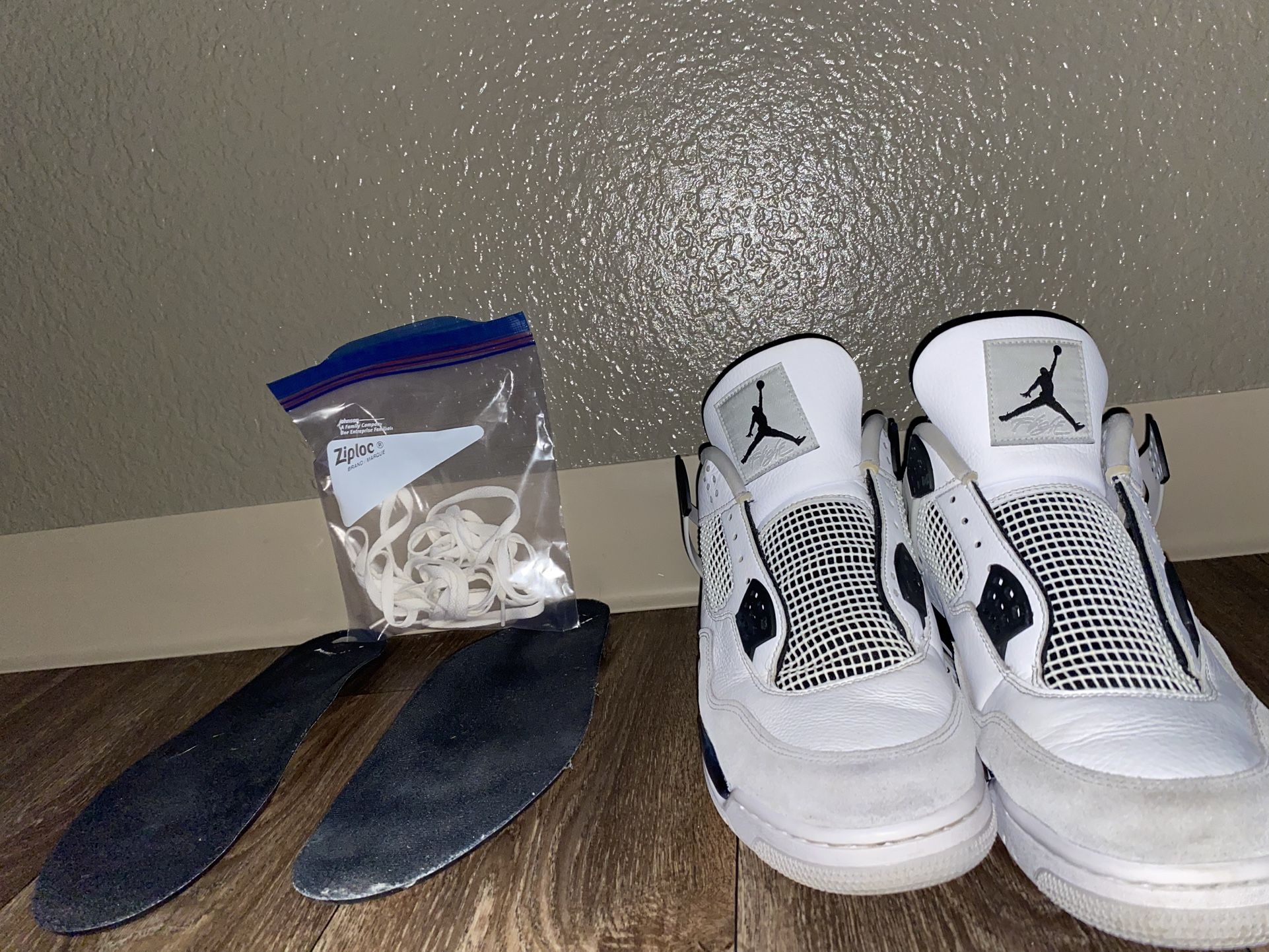 Jordan 4 size 13 Military black Slightly worn.
