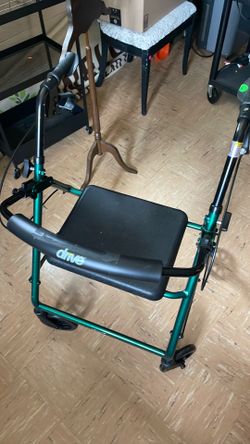 Walker with seat