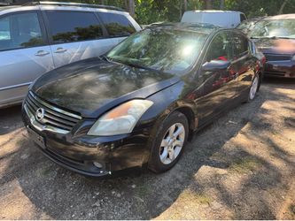 For Parts 2009 Nissan Altima Parting Out