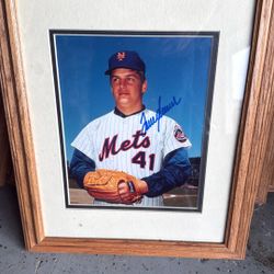 Tom Seaver autographed photo framed