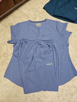 Skechers Scrub Set Top and Pants