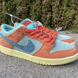 Nike SB Dunk Low Men’s Size 10 Orange Emerald Rise DV5429-800