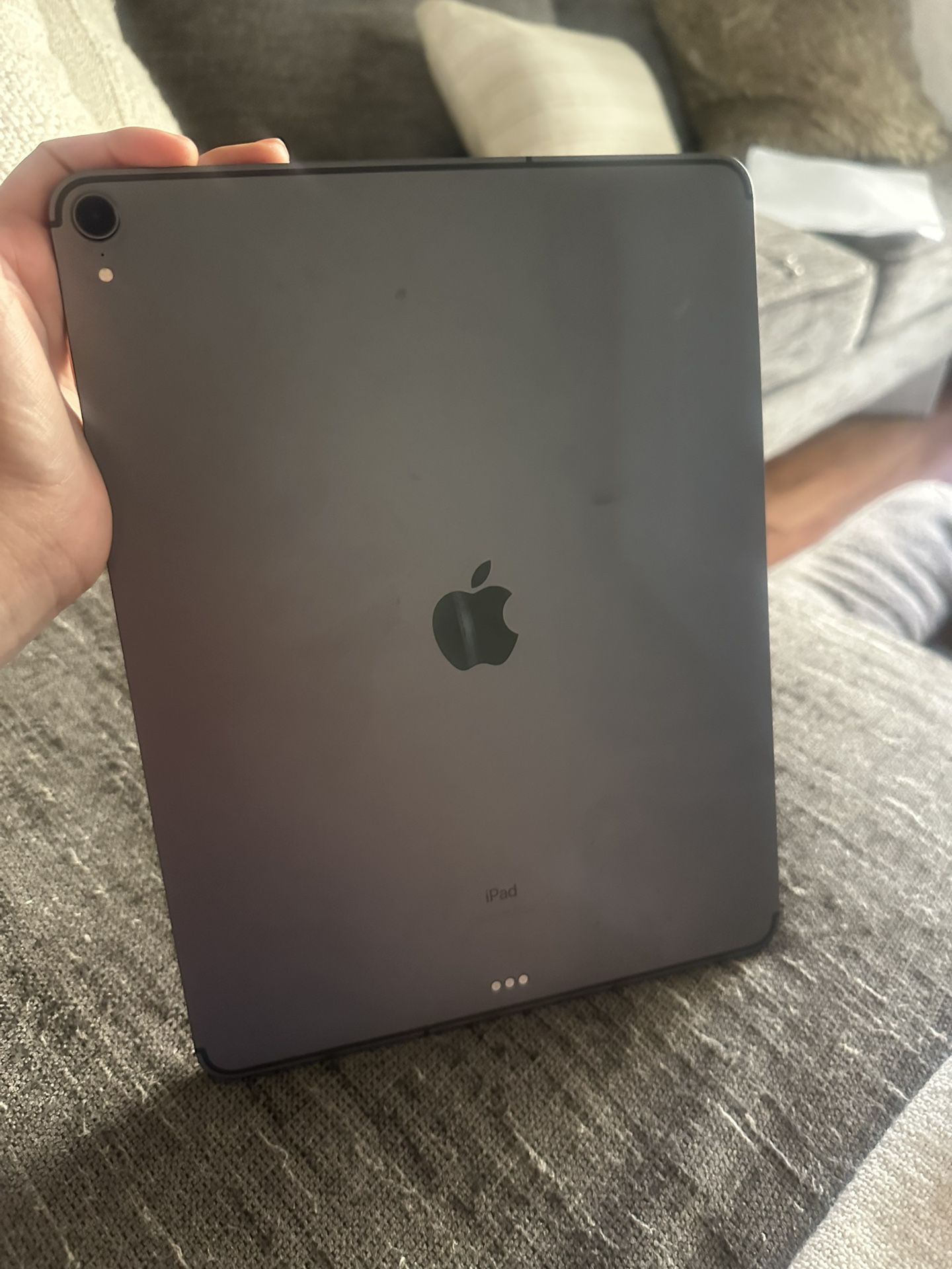 Apple iPad Pro 12.9-inch Wi-Fi + Cellular 256GB Space Gray + Smart Keyboard