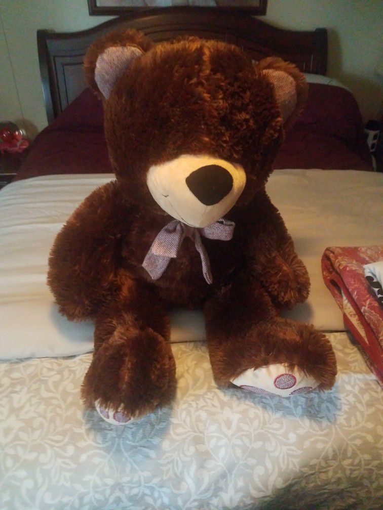 Stuffed Bear (Like New)