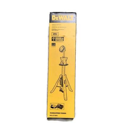 DEWALT DCL079R1 20V MAX LED Work Light & Tripod Base Kit