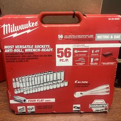 Milwaukee 3/8 in. Drive SAE/Metric Ratchet and Socket Mechanics Tool Set (56-Piece)