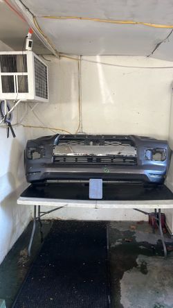 2014-2023 TOYOTA 4RUNNER LIMITED FRONT BUMPER COVER OEM W/ GRiLL