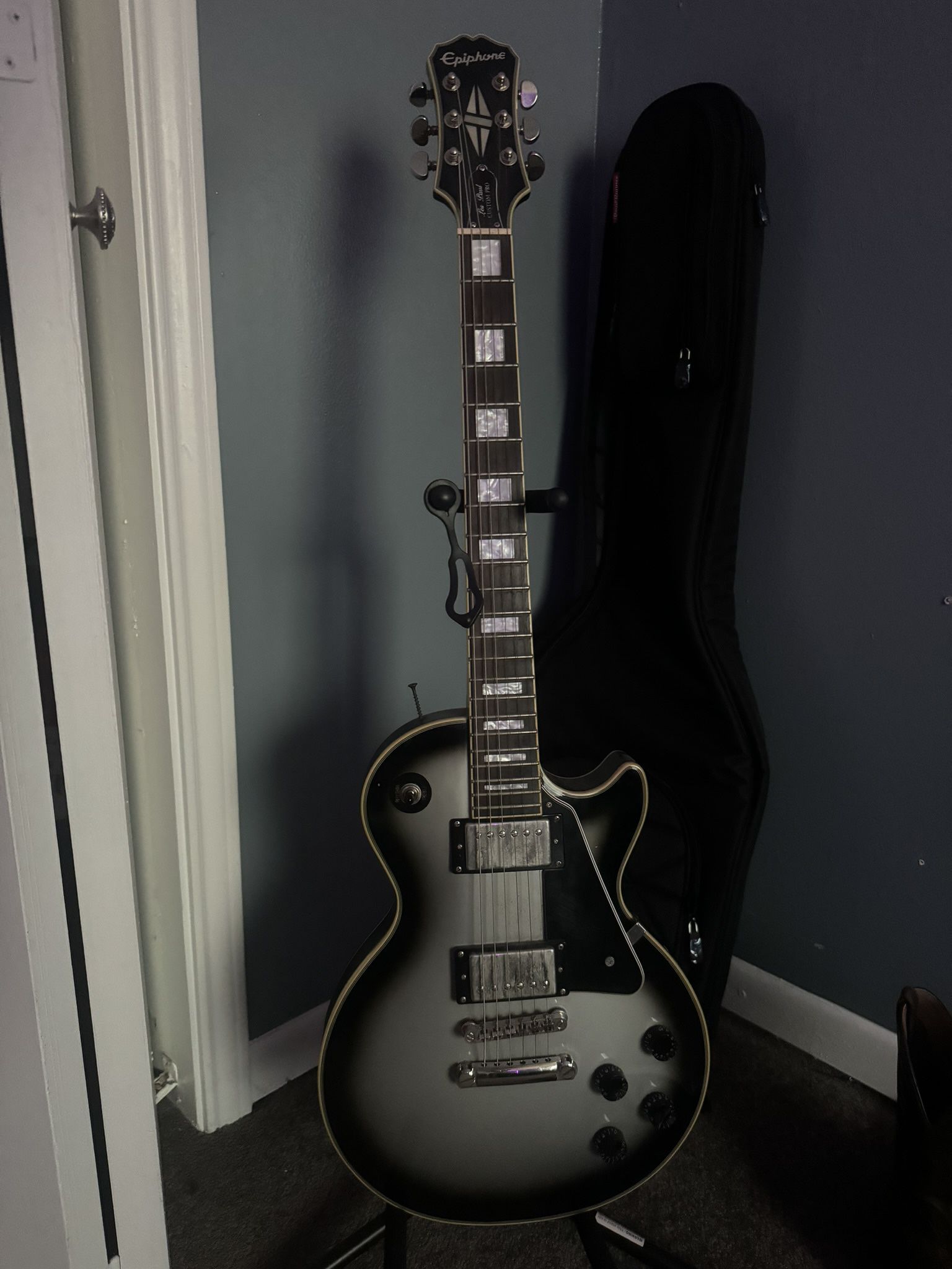 Epiphone Les Paul Custom Limited-Edition Electric Guitar 