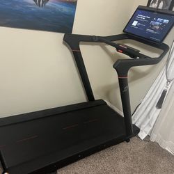 Peloton Tread – Excellent Condition