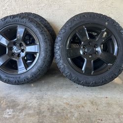 Rines 20 Chevy Silverado $880 llantas 275 55 20  En Perfecto Estado No Canbios 