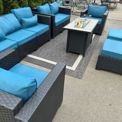 Beautiful Outdoor Furniture With Fire Pit Great Condition 