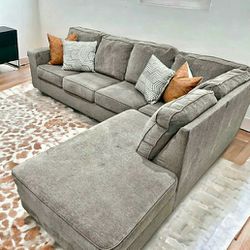 New Ashley 2 Pc Sectional, Couch, Sofa Loveseat  , Home Decor