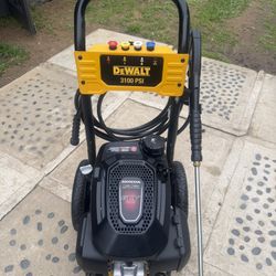 DEWALT 3100 PSI 2.3 GPM Gas Pressure Washer with Honda GCV170 Engine, Reliable Residential Cold Water Power Cleaner(Good Condition Like New 