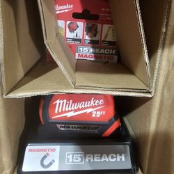 Milwaukee 25' Magnetic W/15' Reach Measuring Tape