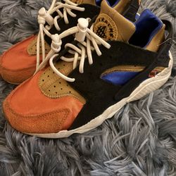 Nike Huarache Shoes Men 7.5 Women 9 
