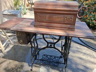 PEDAL SEWING  MACHINE