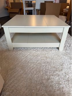 Modern White Coffee Table – Excellent Condition 🤍☕️