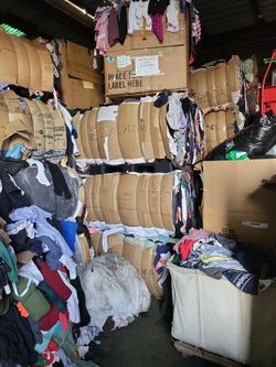 Pacas De Ropa Ensalada QuienLas Quiera Tengo 30 1000lbs Cada Una
