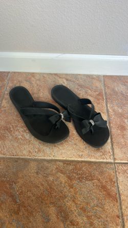 Black Guess Flip Flops