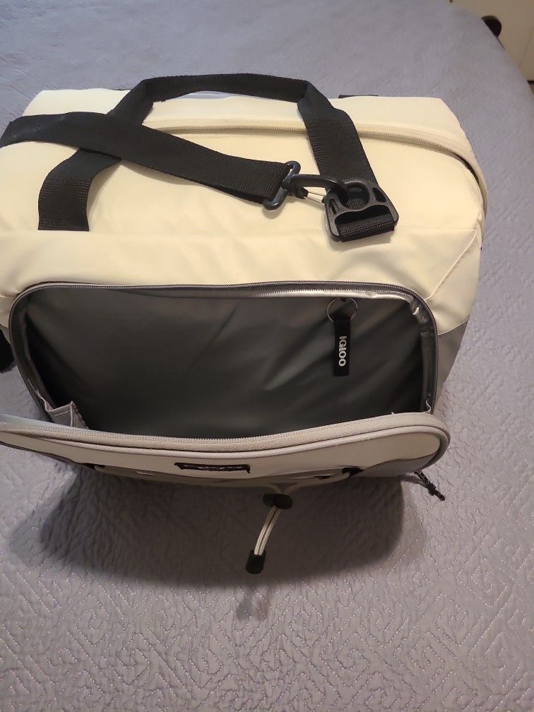 Igloo Soft Cooler
