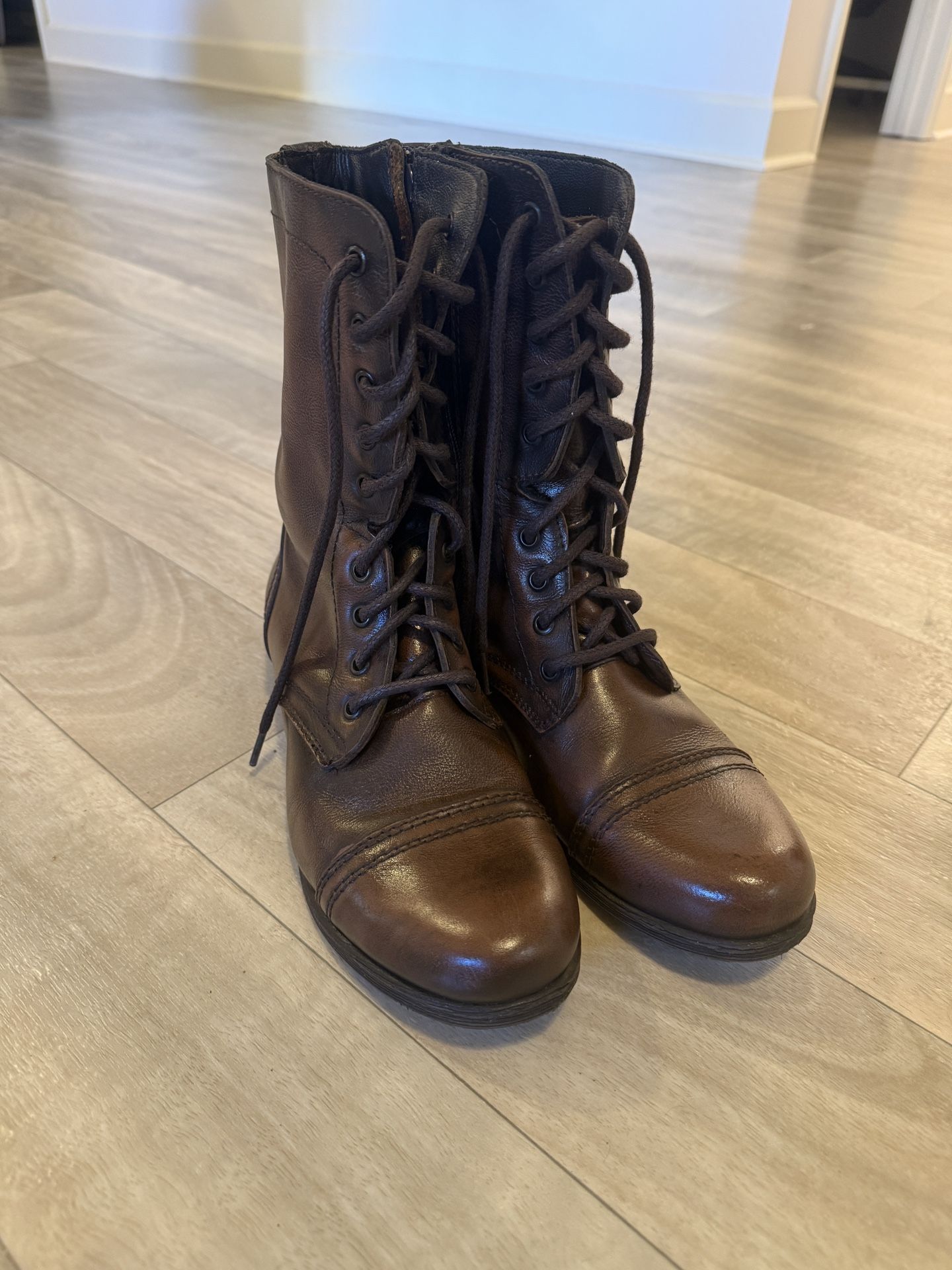 Women’s Steve Madden Synthetic Leather Brown Boots SIZE 10
