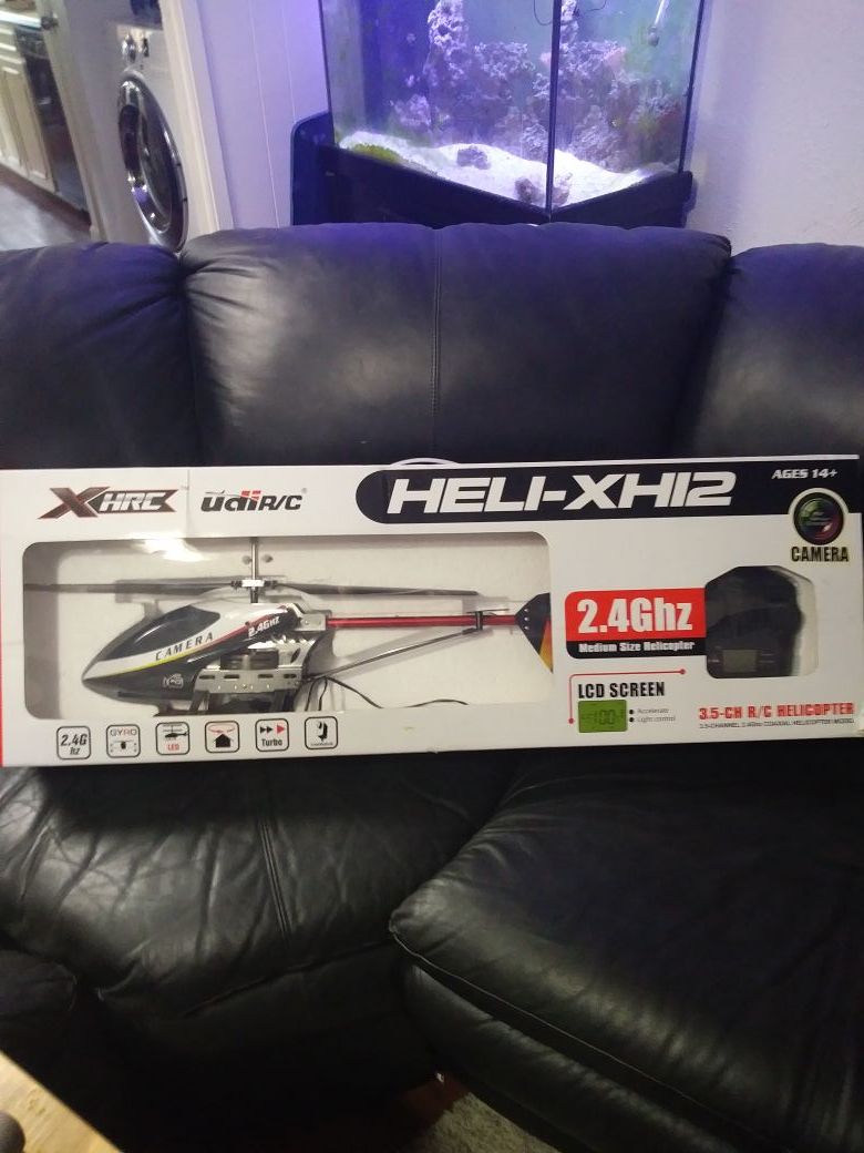 HELI-XHI2 3.5 CH remote control helicopter with camera and LCD screen