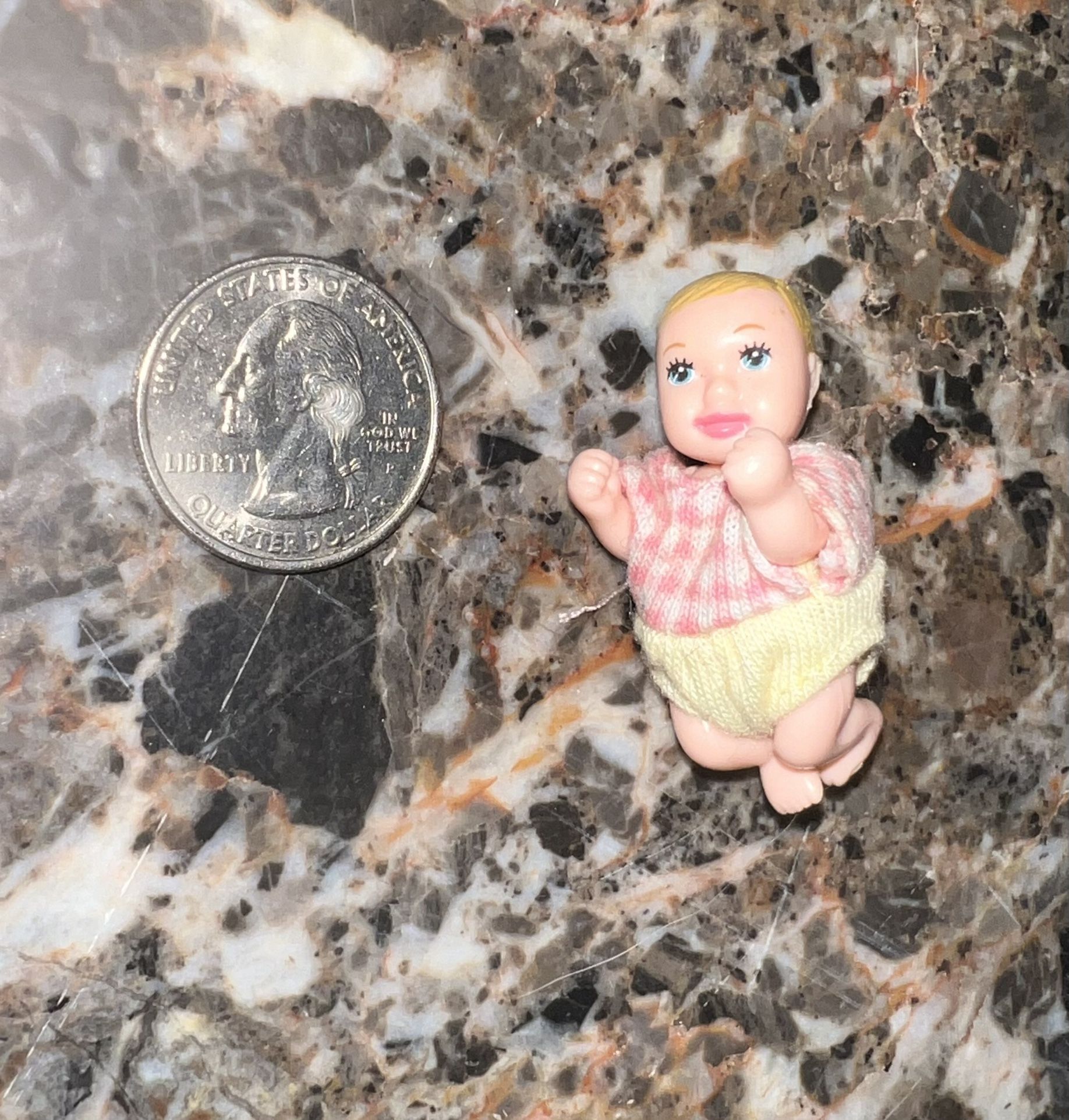 Adorable VINTAGE 2” Mattel tiny Barbie baby doll